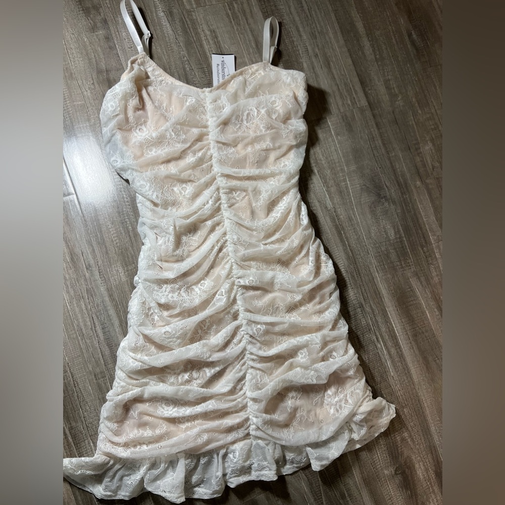 BRAND NEW ivory lace windsor dress
